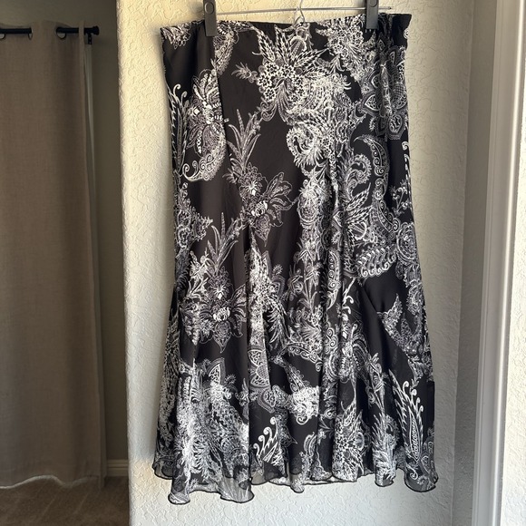 JKLA California Dresses & Skirts - Women XL Midi Skirt Black White Paisley Boho Y2K Pleat Floral Chiffon Whimsygoth
